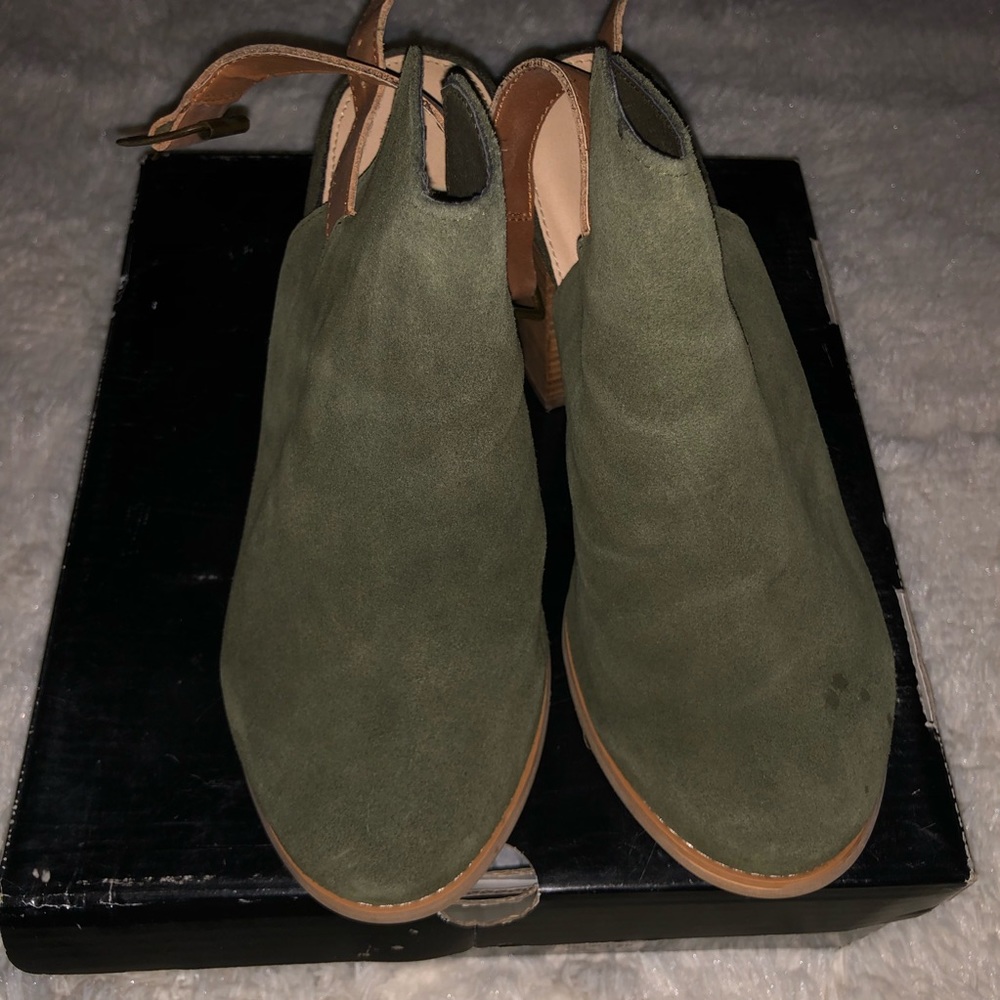 Olive booties